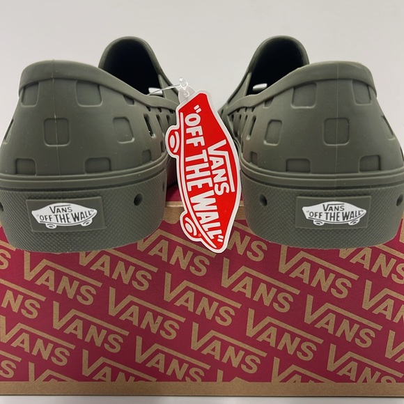 Vans WMNS Slip-On Trk
Grape Leaf
VN0A5HF850K
Sneakers - Picture 14 of 16